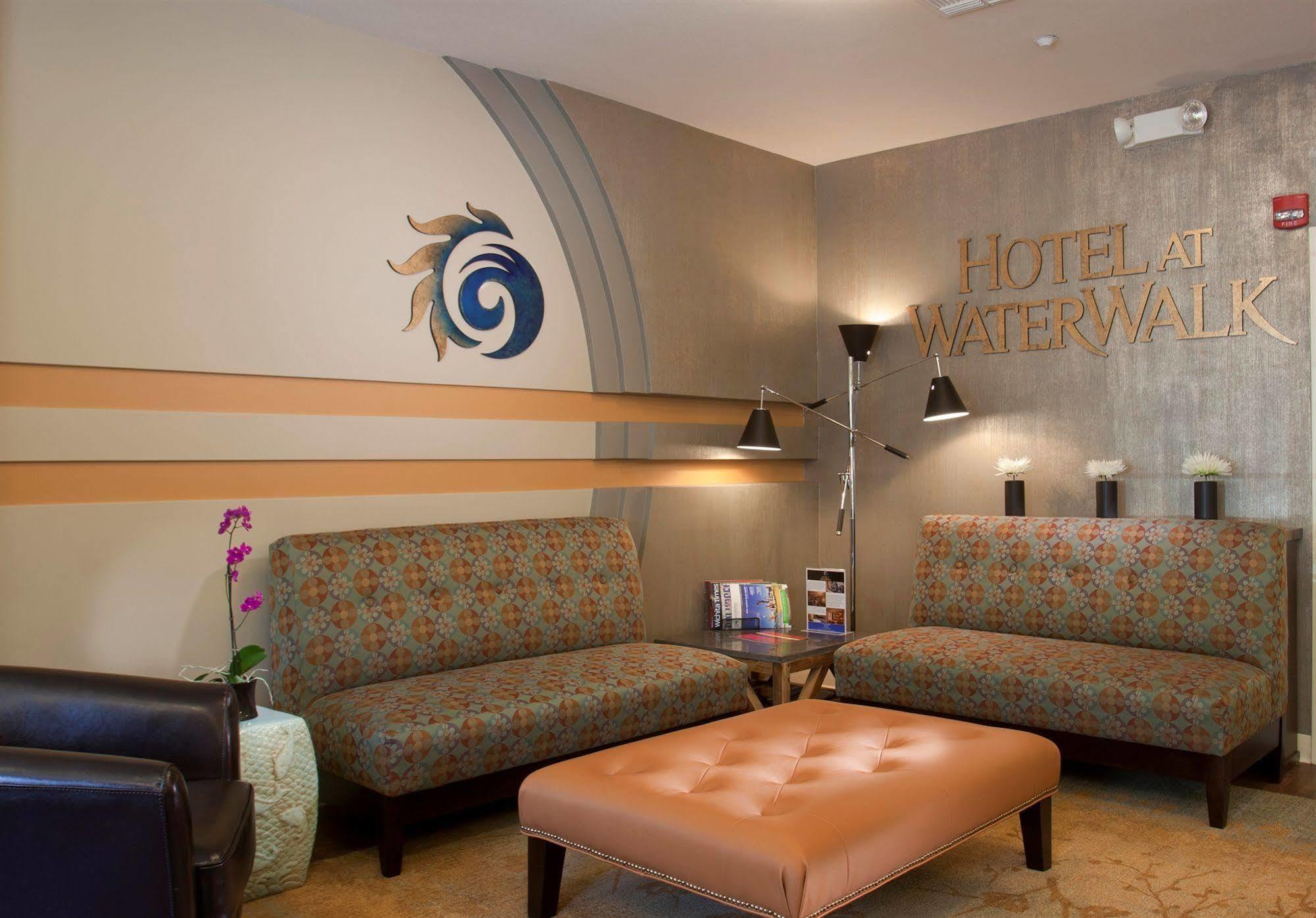 Hotel At Waterwalk Wichita Dalaman gambar